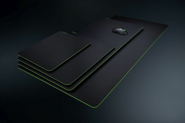 Gigantus V2 3XL Mouse Mat (1200 x 550 x 4 mm, zwart/groen)