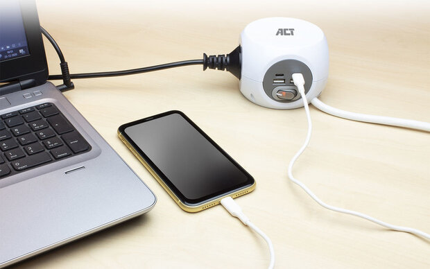 AC2435 Vierkante stekkerdoos (1,5 m kabel, 3 AC-uitgangen, 4 USB-uitgangen)